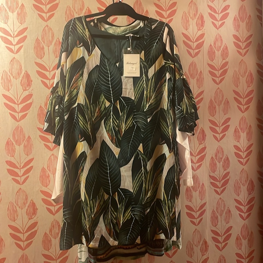 EUC Bungalow Abstract Leaf Midi Dress in Dark Green SHORT SLEEVE comfortable L